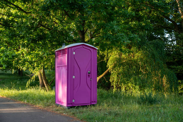 Best Portable restroom trailer rental  in Ivanhoe, TX